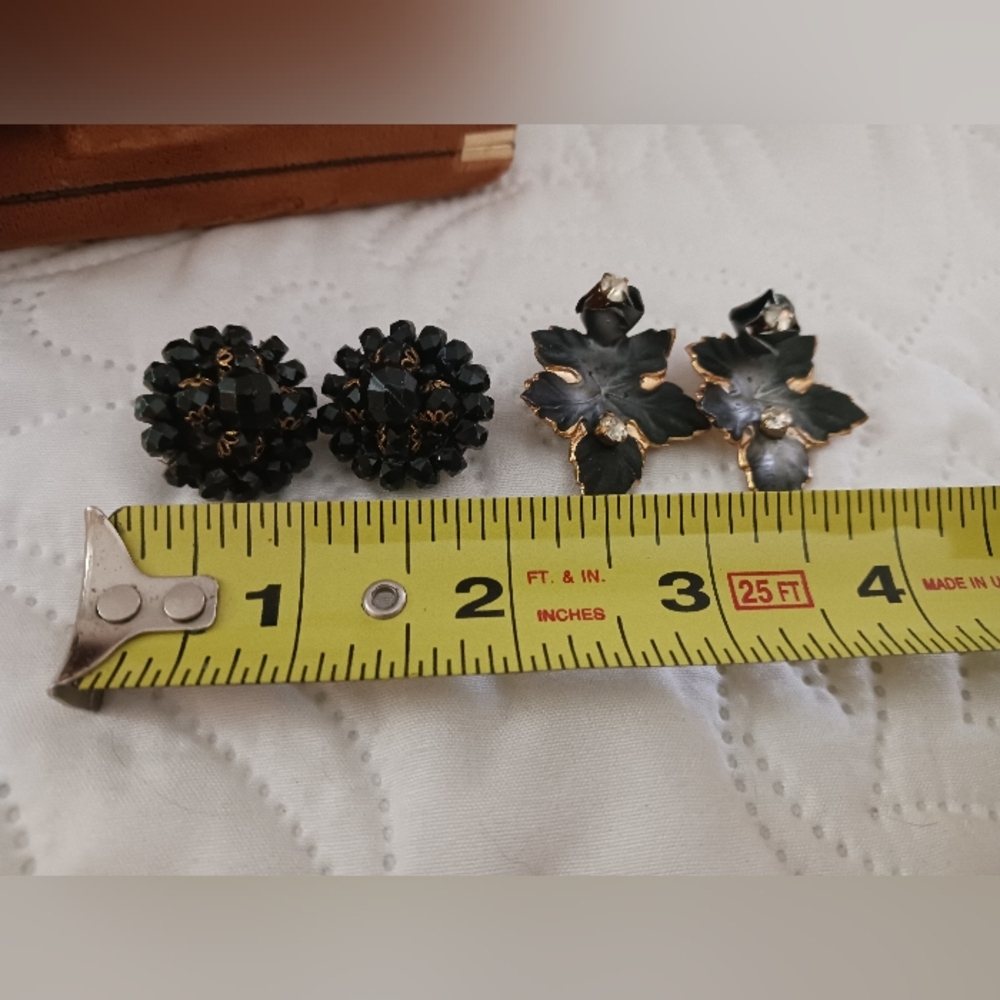 Vintage Clip Earrings 2 Pair - Picture 6 of 8